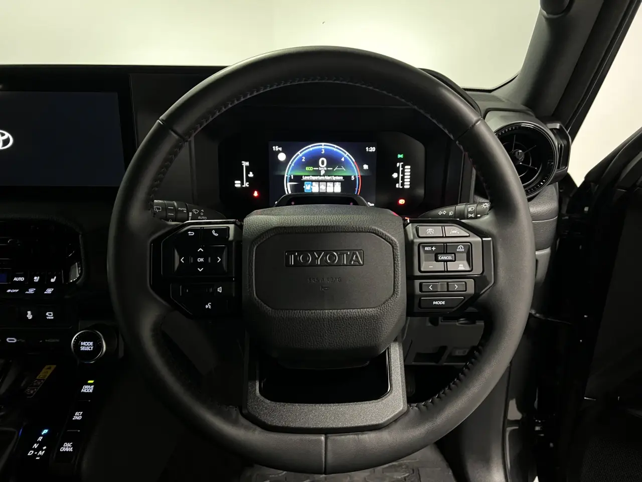 2024 TOYOTA PRADO Gallery Image 18