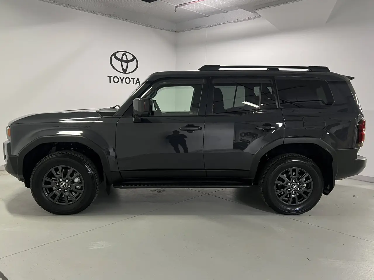 2024 TOYOTA PRADO Gallery Image 9