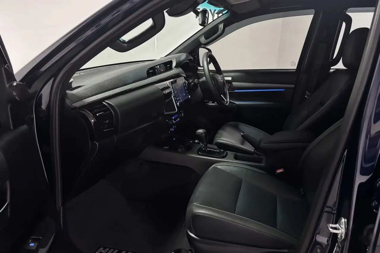 2025 Toyota Hilux Gallery Image 15