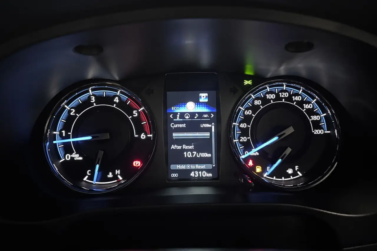 2025 Toyota Hilux Gallery Image 18