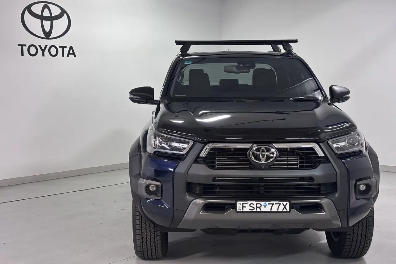 2025 Toyota Hilux Gallery Image 2