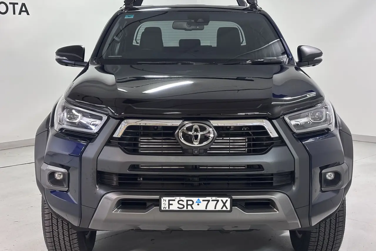 2025 Toyota Hilux Gallery Image 3
