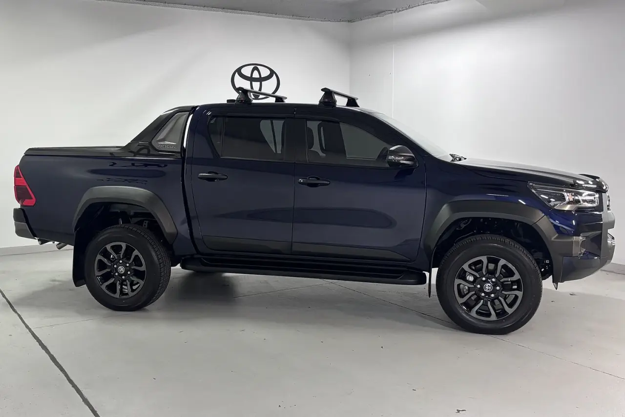 2025 Toyota Hilux Gallery Image 4
