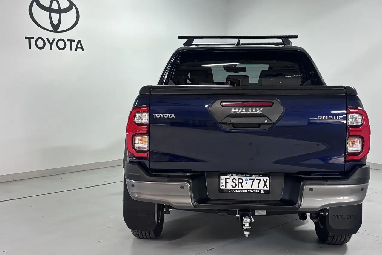 2025 Toyota Hilux Gallery Image 6
