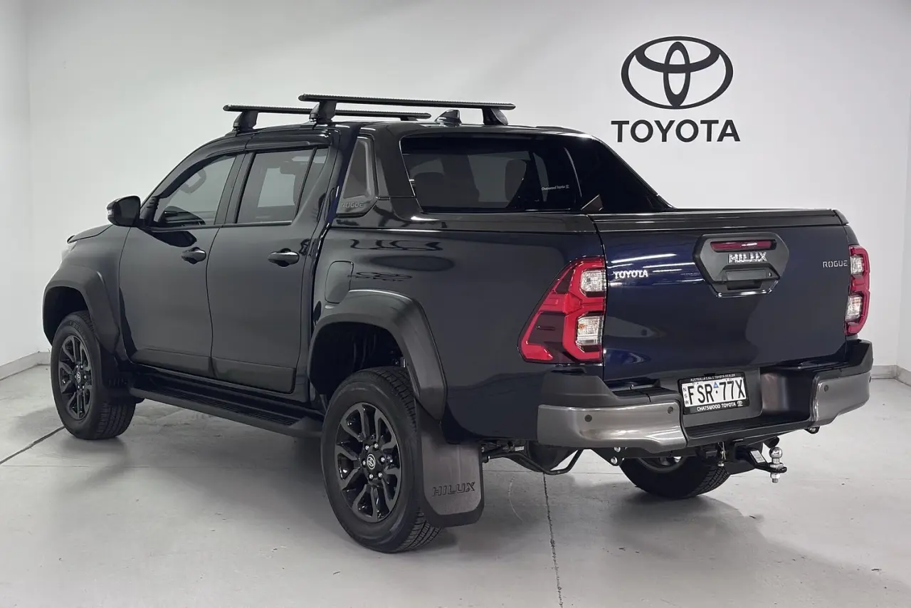 2025 Toyota Hilux Gallery Image 8