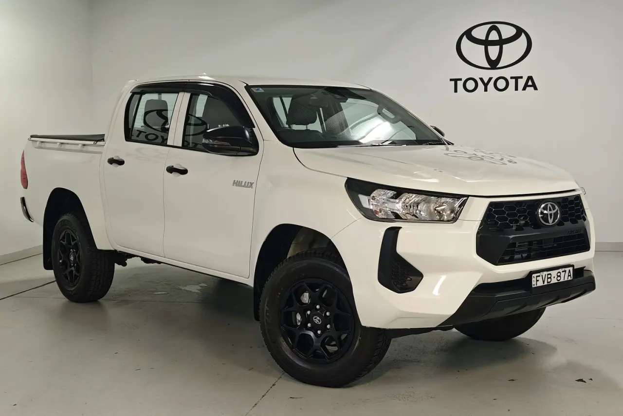 2025 Toyota Hilux Gallery Image 1