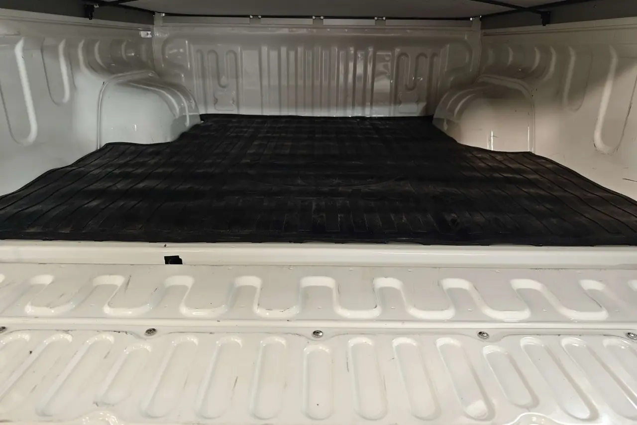 2025 Toyota Hilux Gallery Image 12