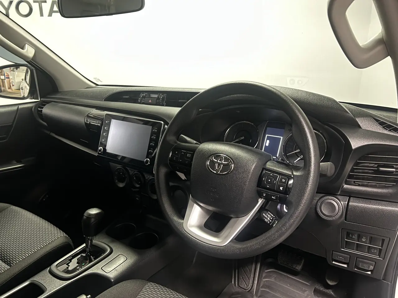 2025 TOYOTA HILUX Gallery Image 10