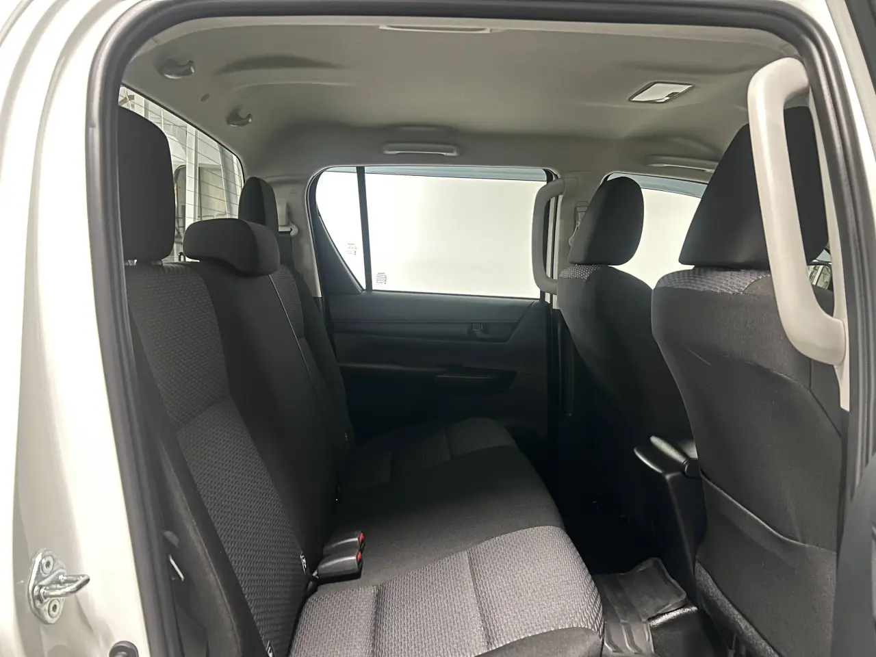 2025 TOYOTA HILUX Gallery Image 11