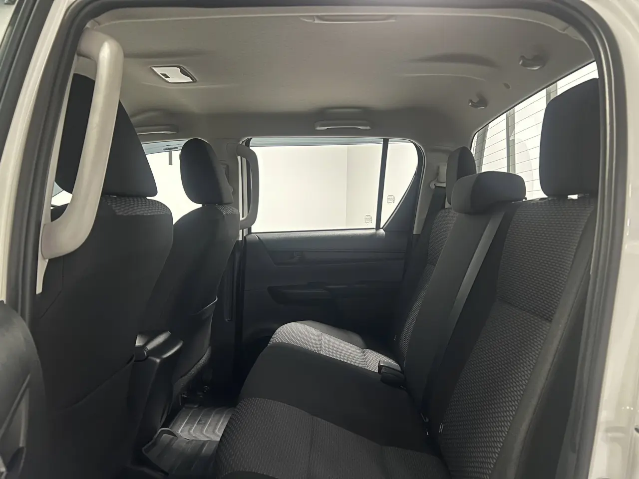 2025 TOYOTA HILUX Gallery Image 14