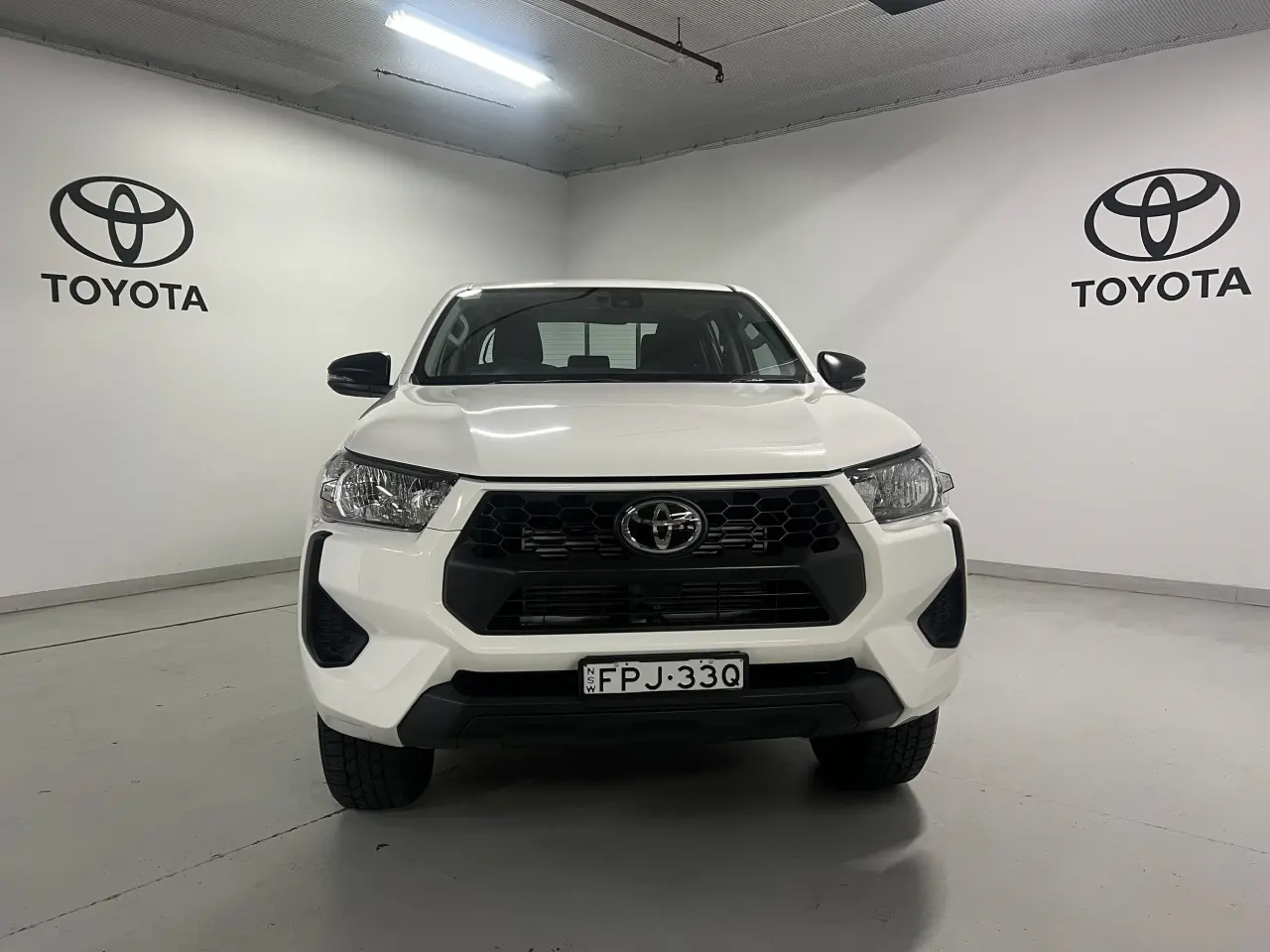 2025 TOYOTA HILUX Gallery Image 2