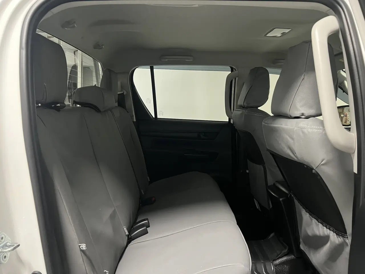 2025 TOYOTA HILUX Gallery Image 11