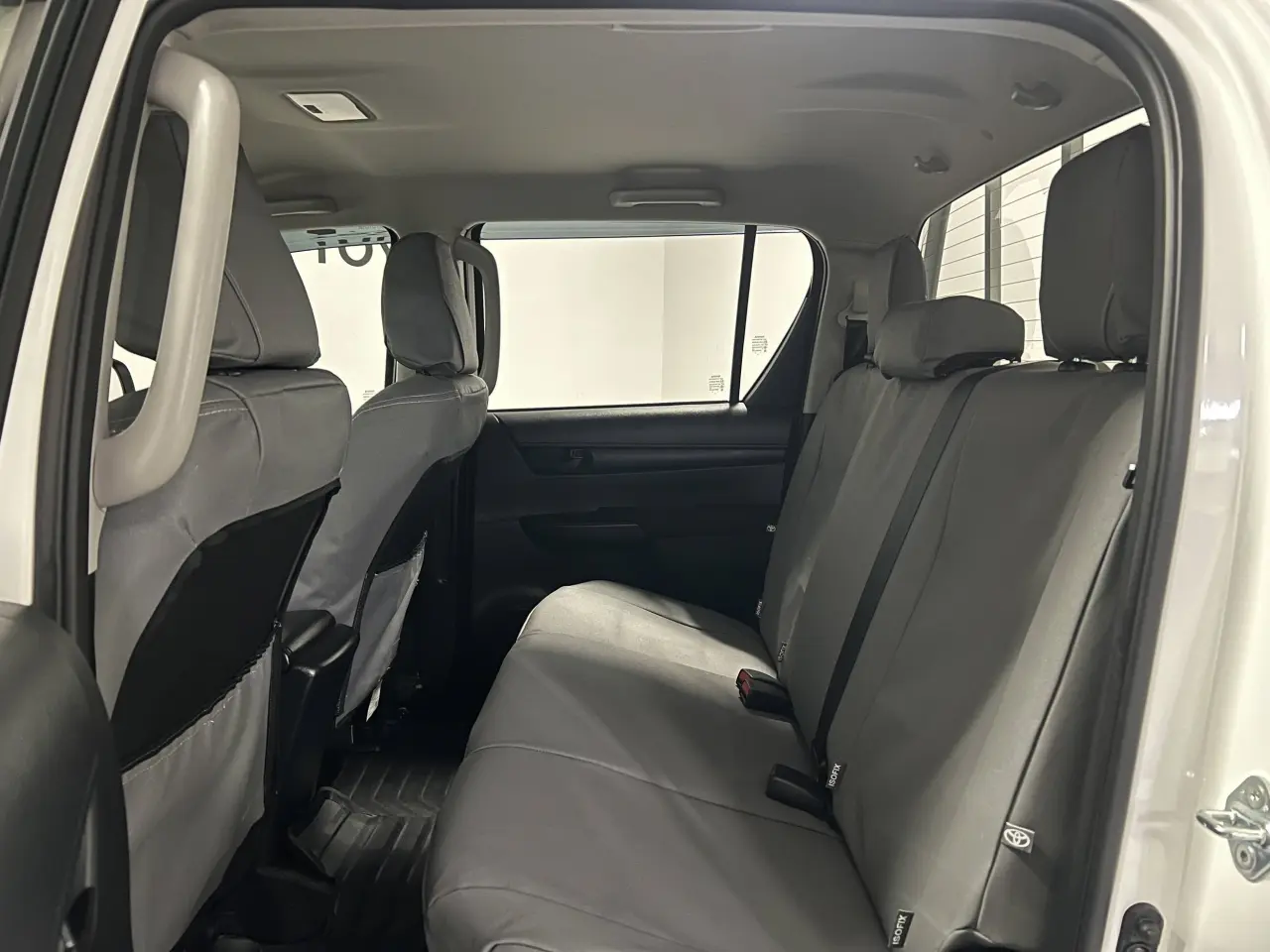 2025 TOYOTA HILUX Gallery Image 14