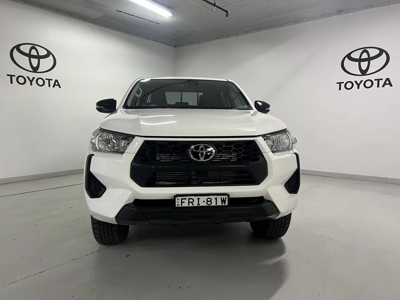 2025 TOYOTA HILUX Gallery Image 2