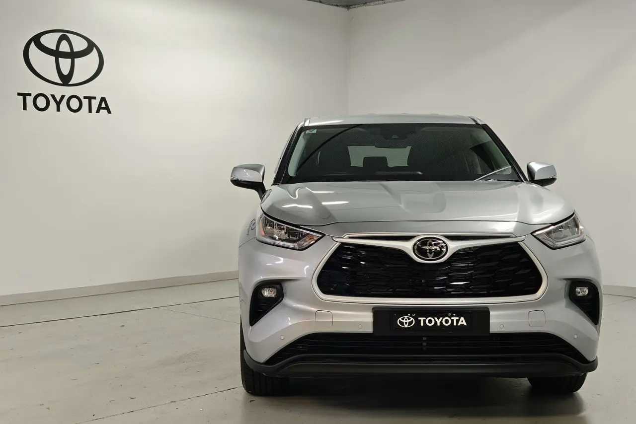 2025 Toyota Kluger Gallery Image 2