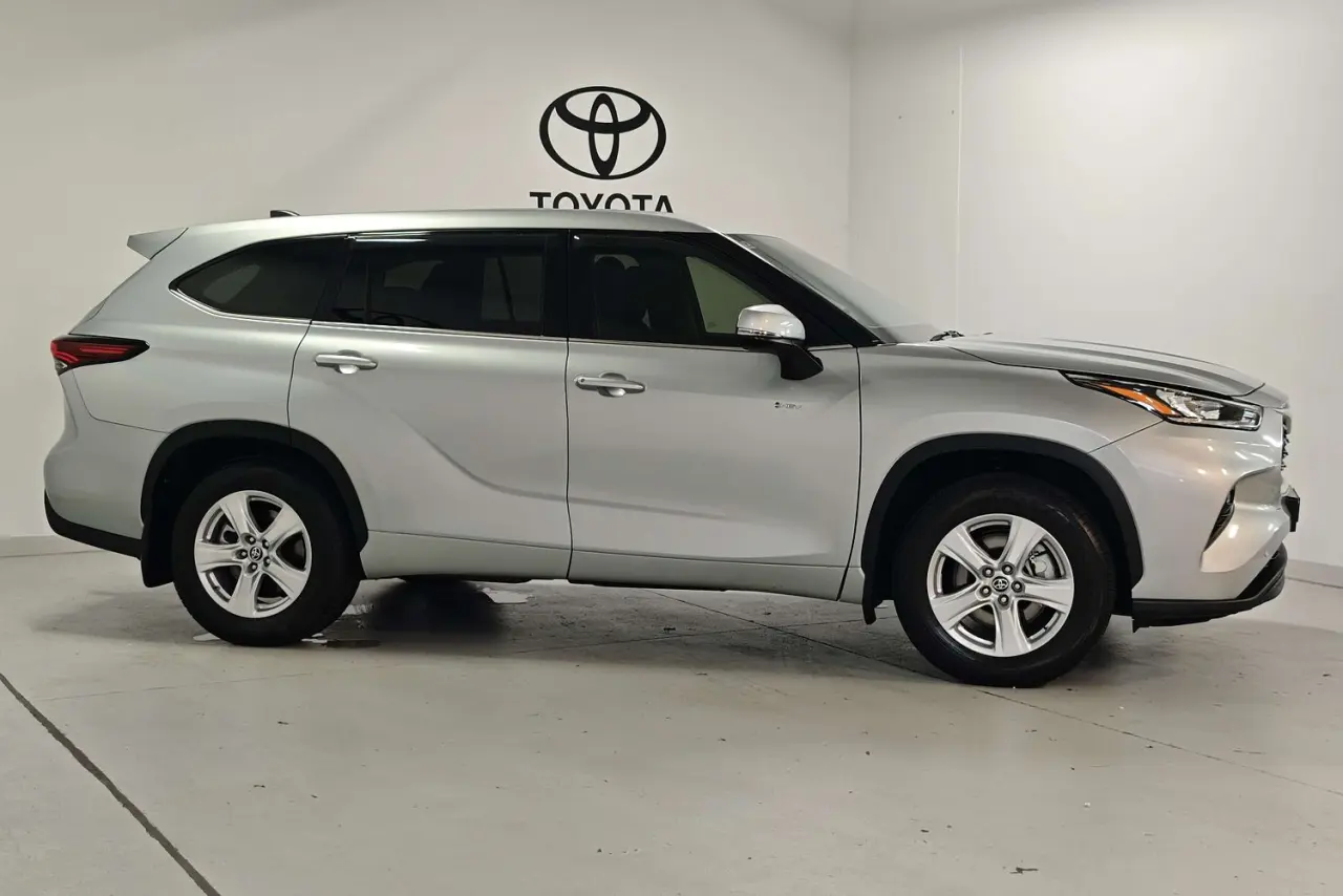 2025 Toyota Kluger Gallery Image 4