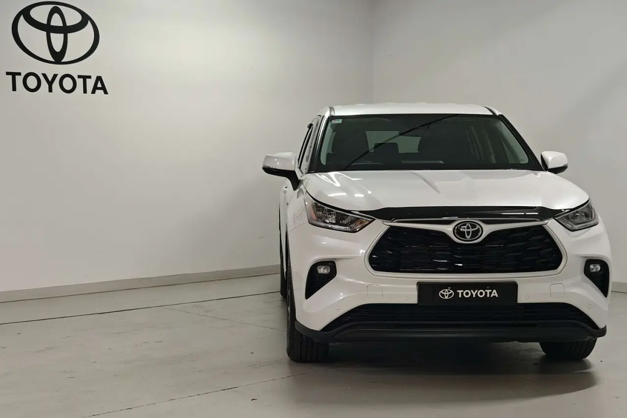 2025 Toyota Kluger Gallery Image 2