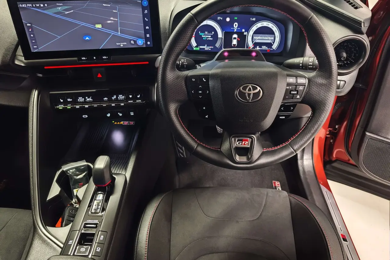 2025 Toyota C-HR Gallery Image 16