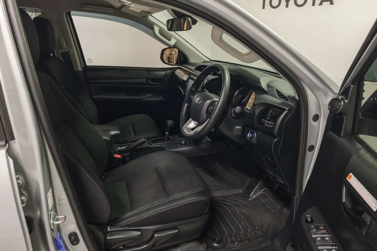 2025 Toyota Hilux Gallery Image 10