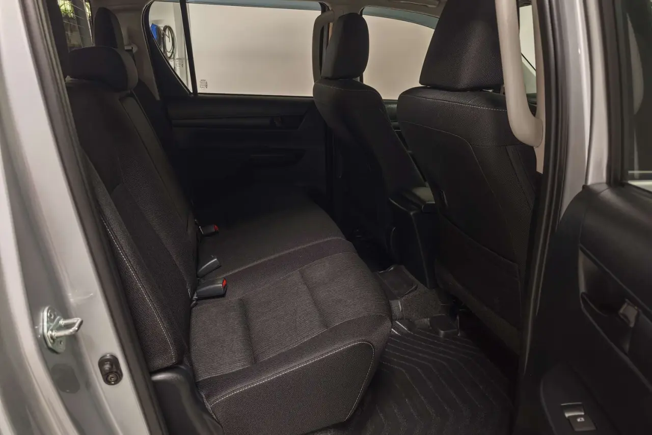 2025 Toyota Hilux Gallery Image 11