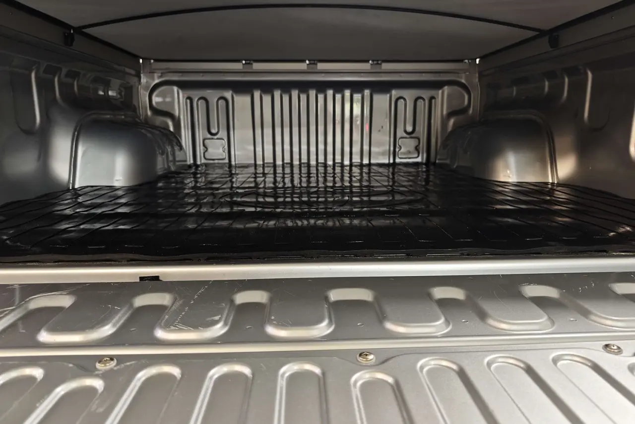 2025 Toyota Hilux Gallery Image 12