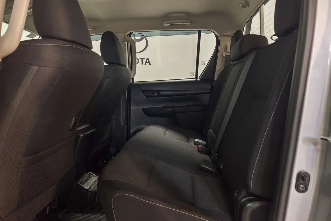 2025 Toyota Hilux Gallery Image 13