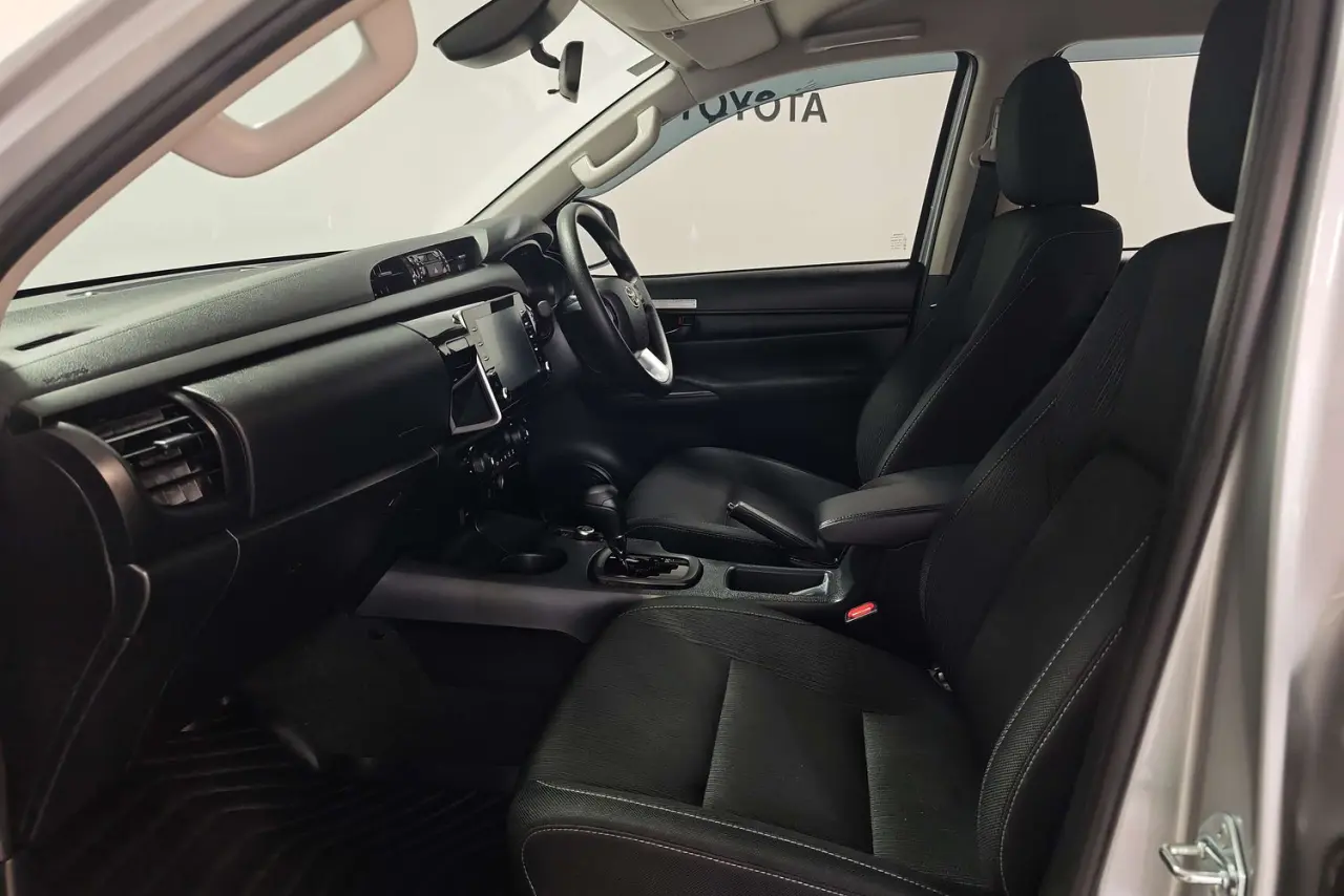 2025 Toyota Hilux Gallery Image 14