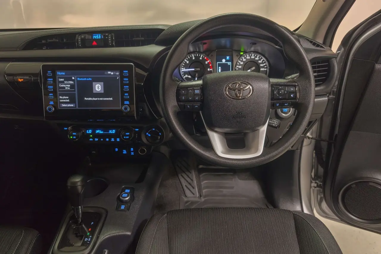 2025 Toyota Hilux Gallery Image 16