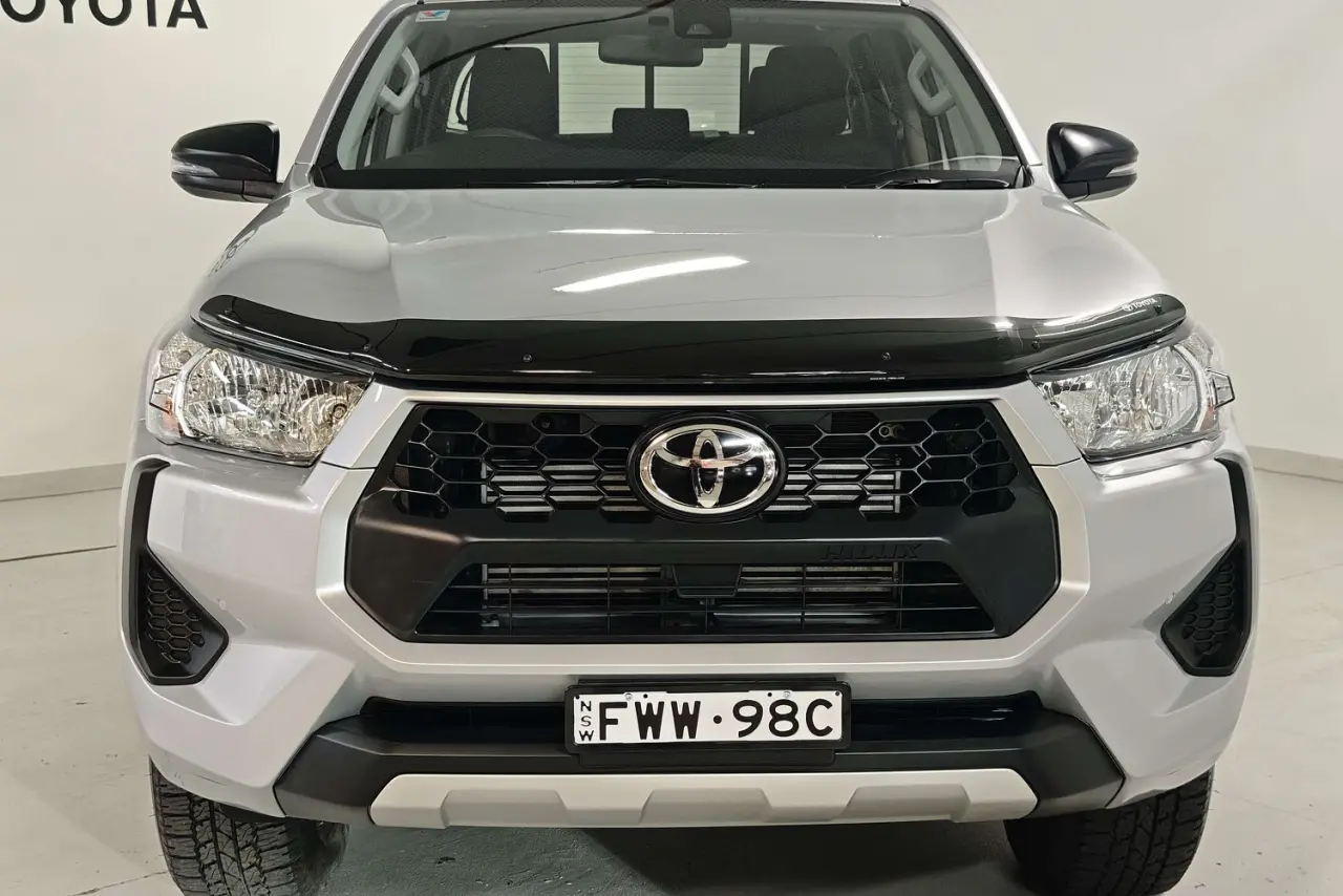 2025 Toyota Hilux Gallery Image 3