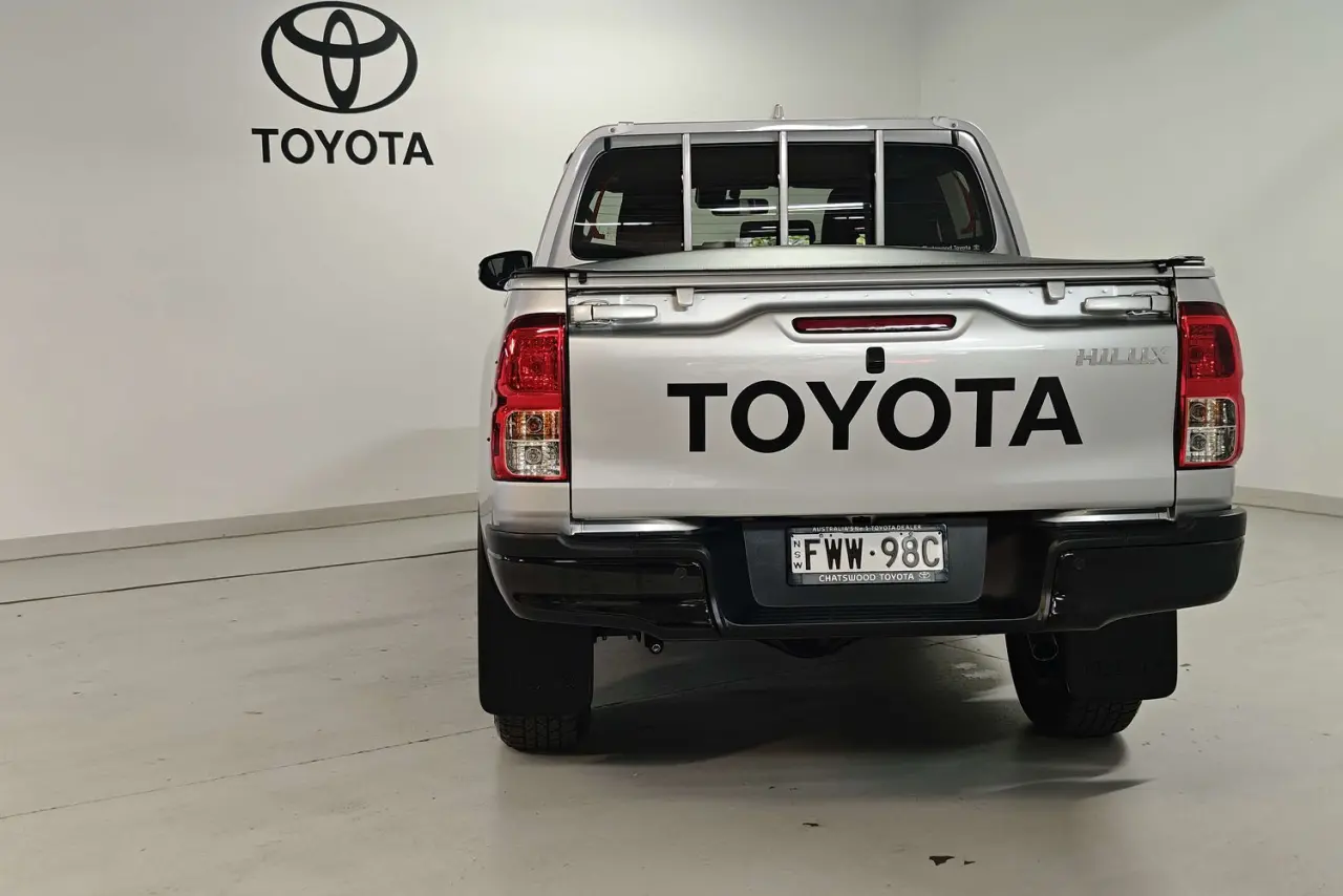 2025 Toyota Hilux Gallery Image 7
