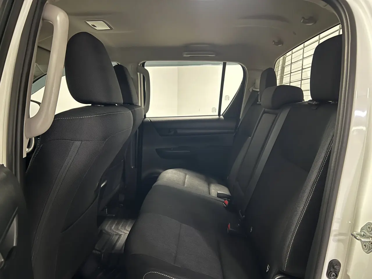 2025 TOYOTA HILUX Gallery Image 13