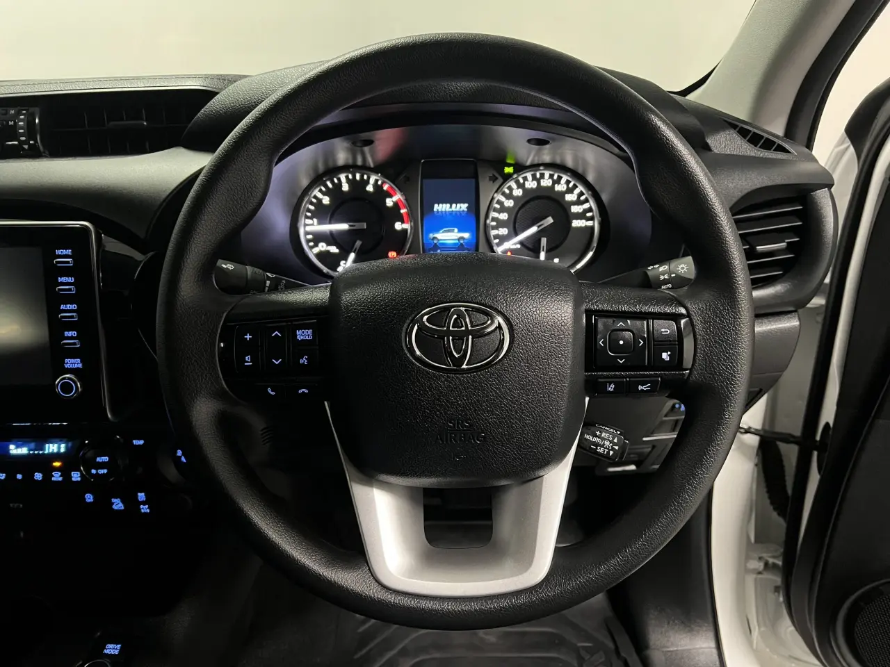 2025 TOYOTA HILUX Gallery Image 16