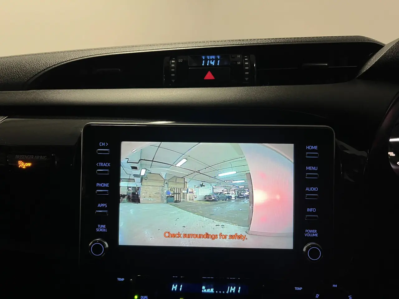 2025 TOYOTA HILUX Gallery Image 18