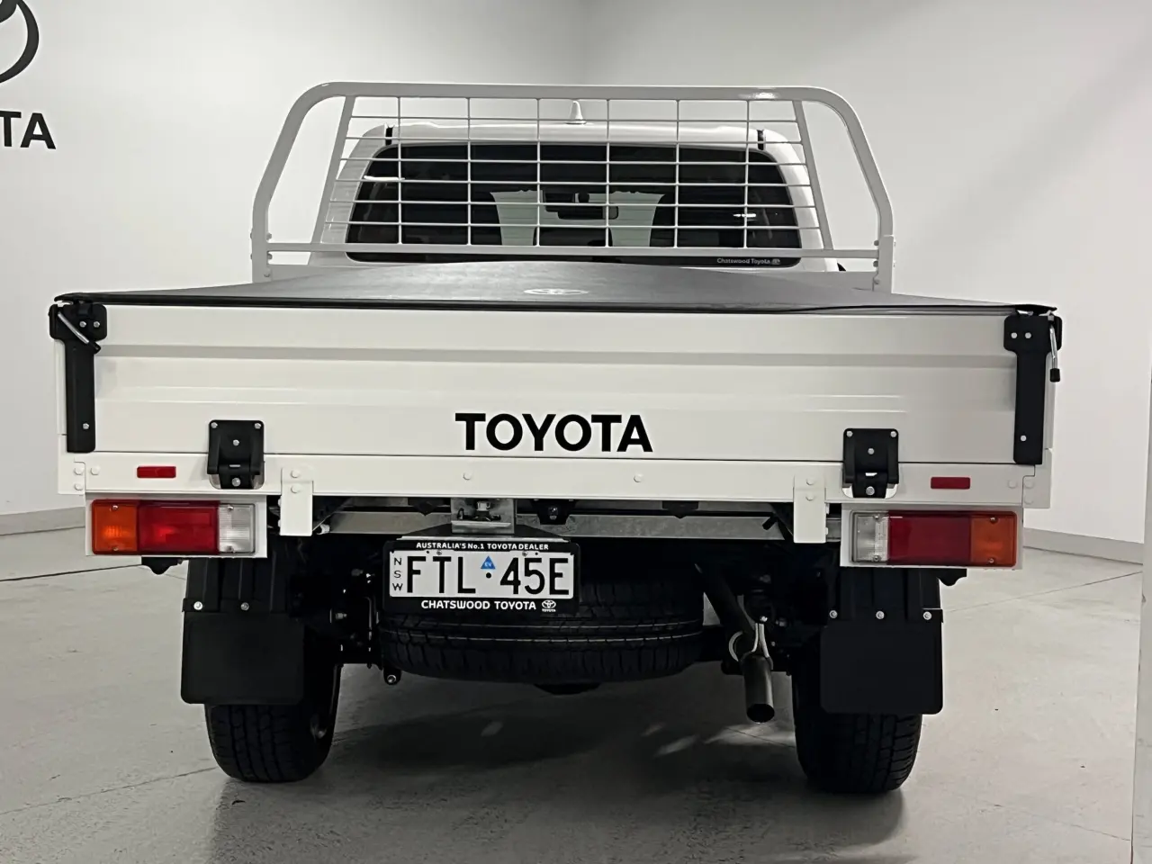 2025 TOYOTA HILUX Gallery Image 7
