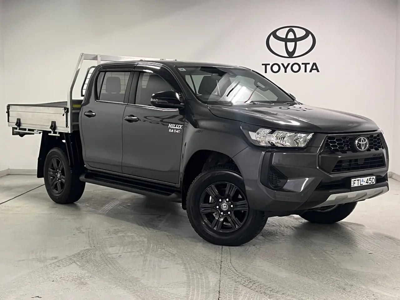 2025 TOYOTA HILUX Gallery Image 1
