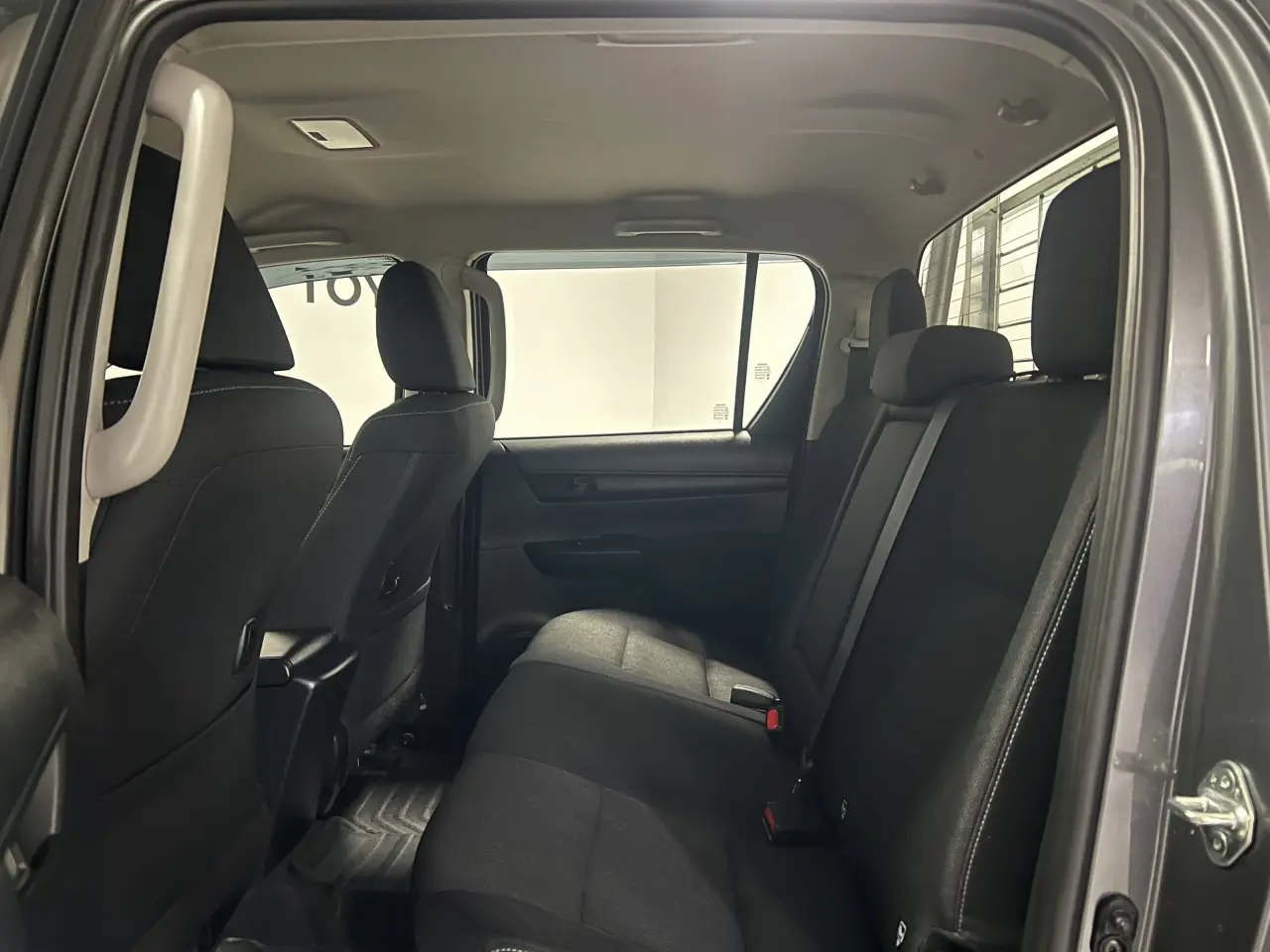 2025 TOYOTA HILUX Gallery Image 13