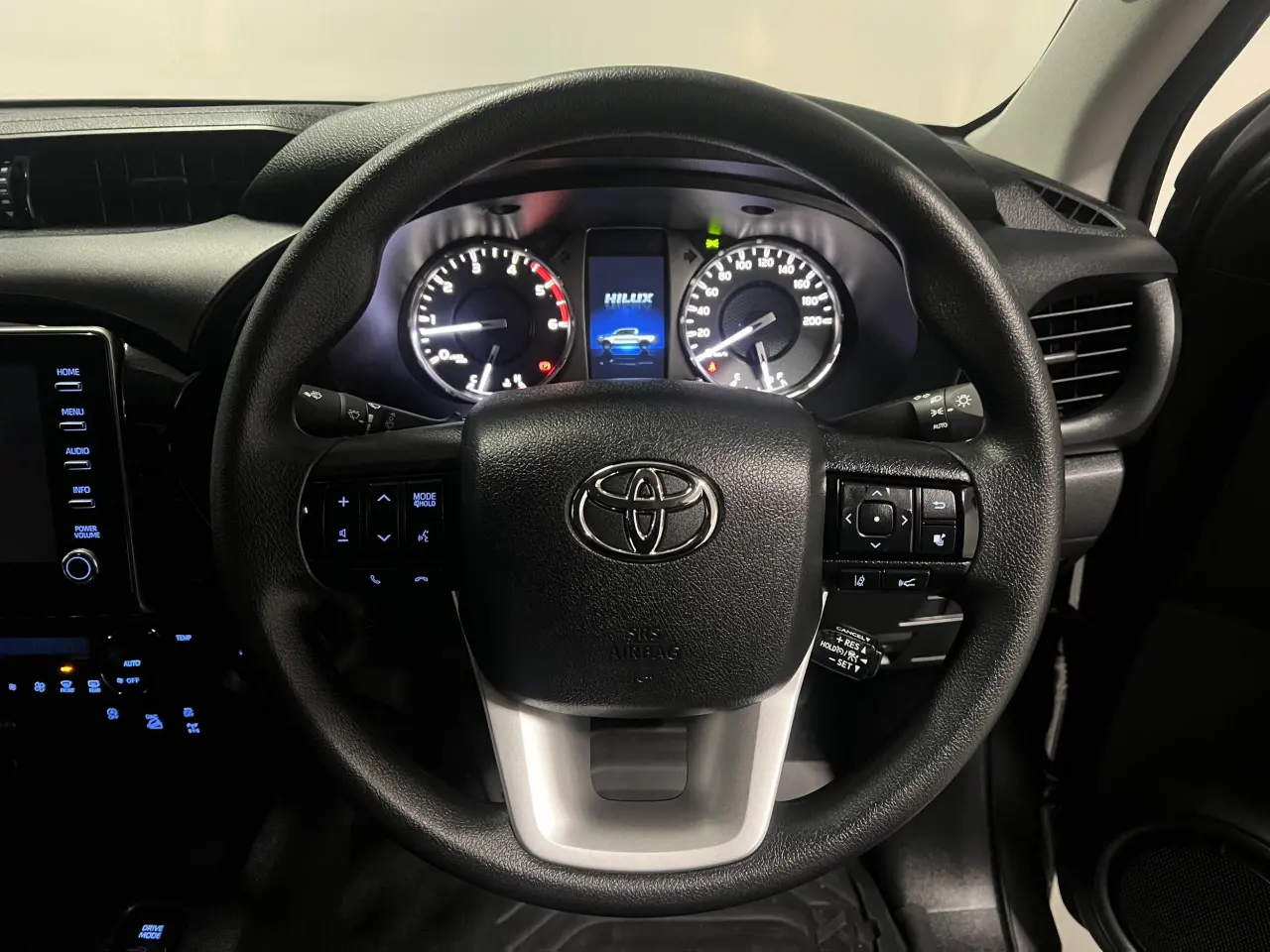 2025 TOYOTA HILUX Gallery Image 16