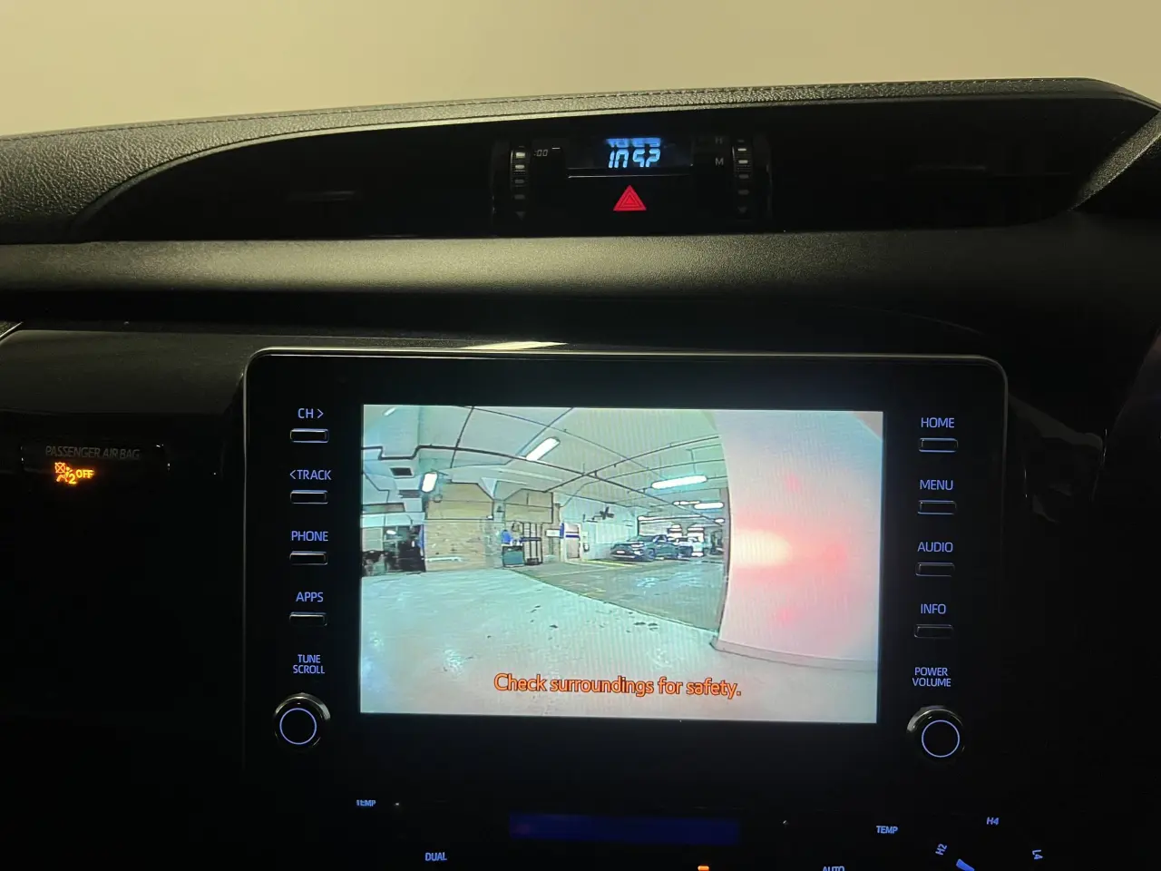 2025 TOYOTA HILUX Gallery Image 18