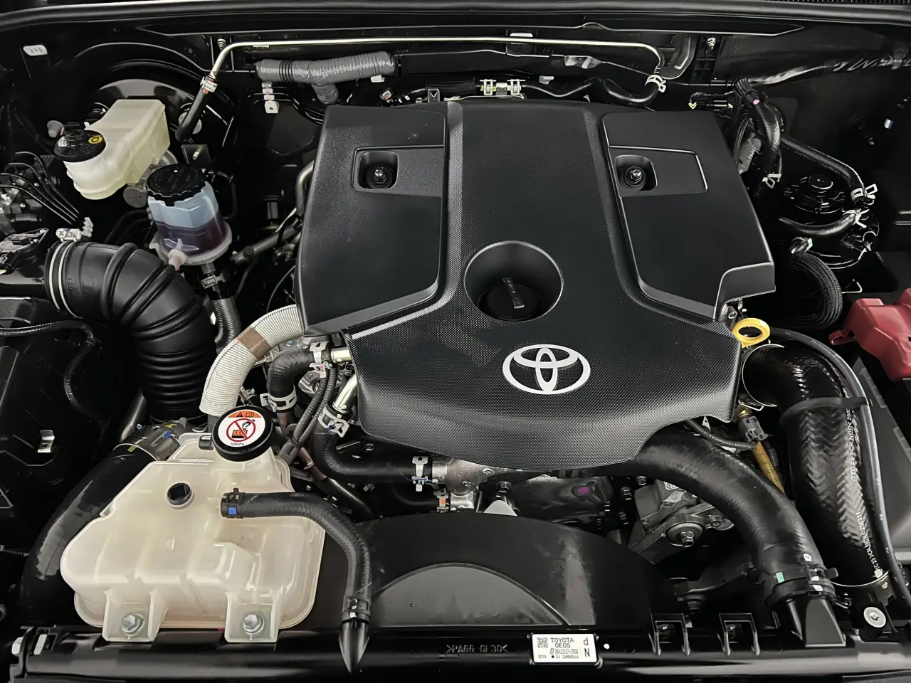 2025 TOYOTA HILUX Gallery Image 21