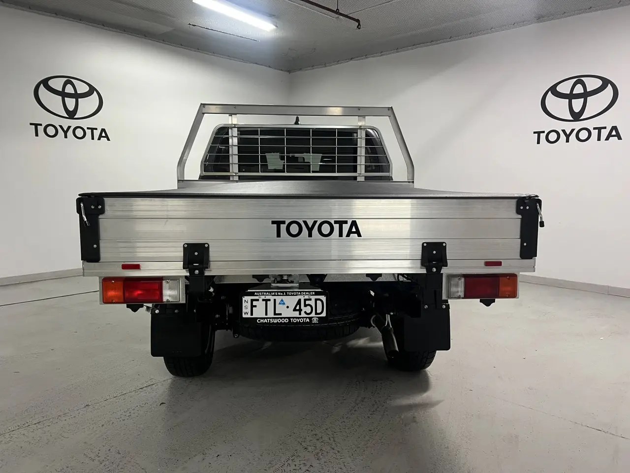 2025 TOYOTA HILUX Gallery Image 6