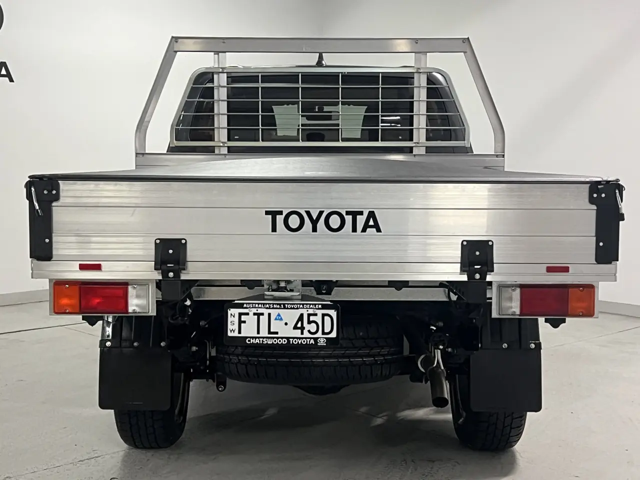 2025 TOYOTA HILUX Gallery Image 7