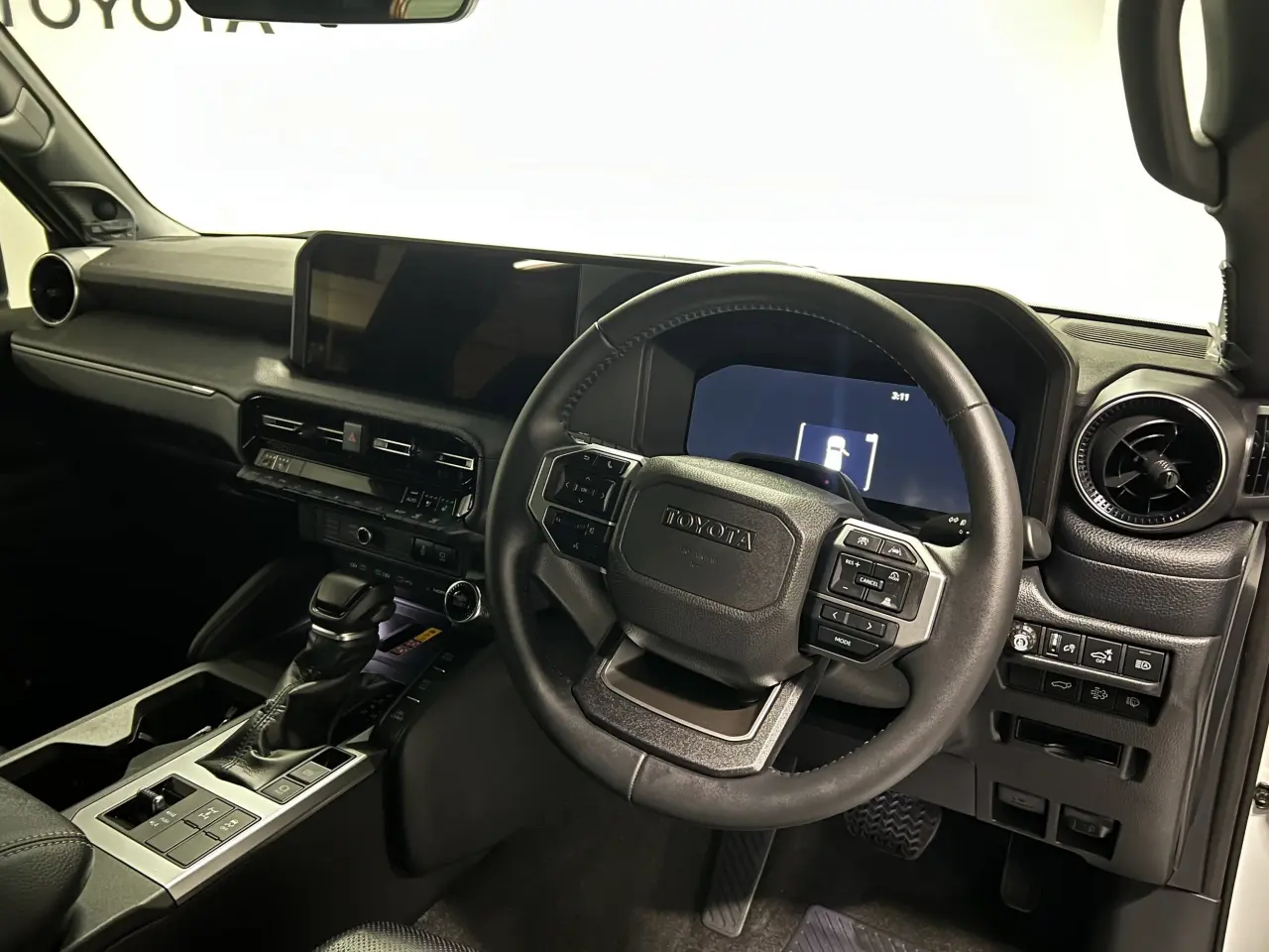 2025 TOYOTA PRADO Gallery Image 10