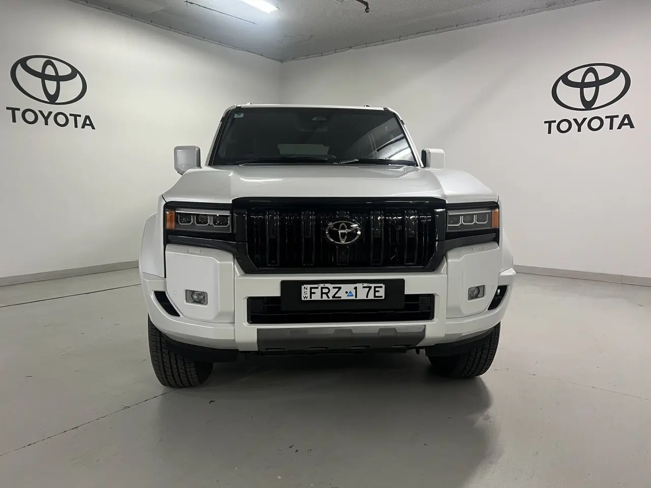 2025 TOYOTA PRADO Gallery Image 2