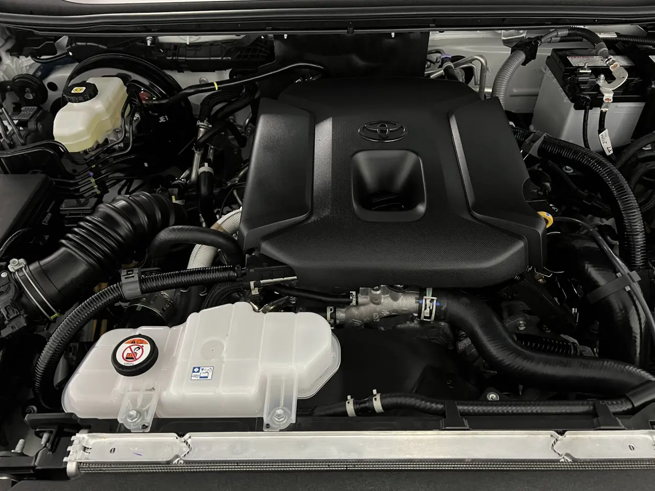 2025 TOYOTA PRADO Gallery Image 21