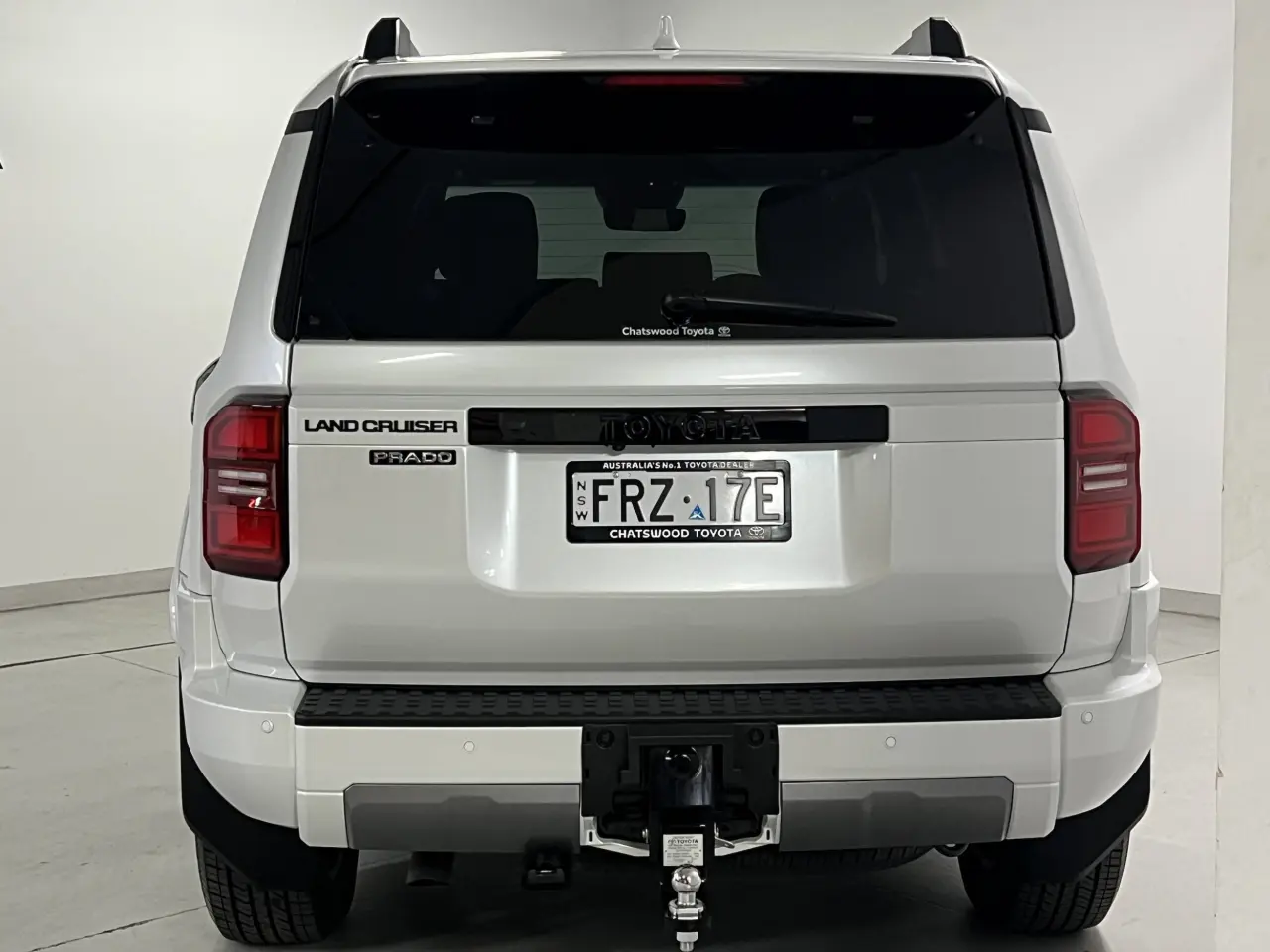 2025 TOYOTA PRADO Gallery Image 7
