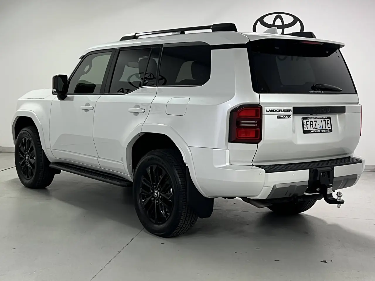 2025 TOYOTA PRADO Gallery Image 8