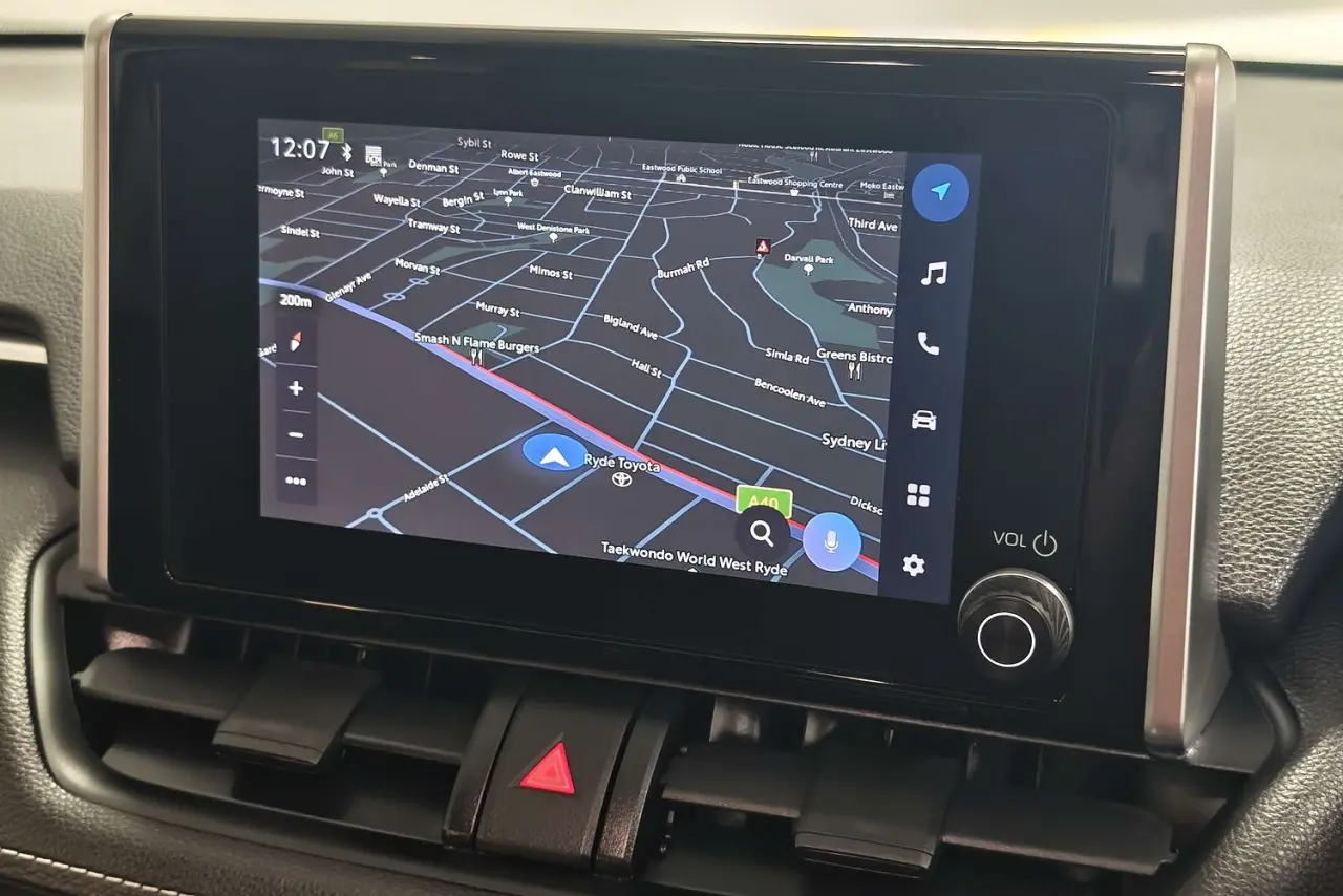 2025 Toyota RAV4 Gallery Image 18