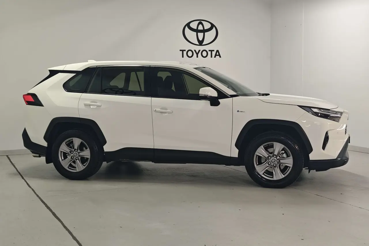 2025 Toyota RAV4 Gallery Image 4