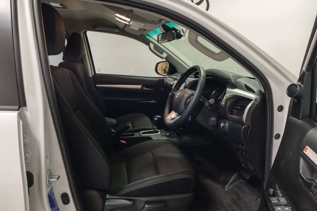 2025 Toyota Hilux Gallery Image 10