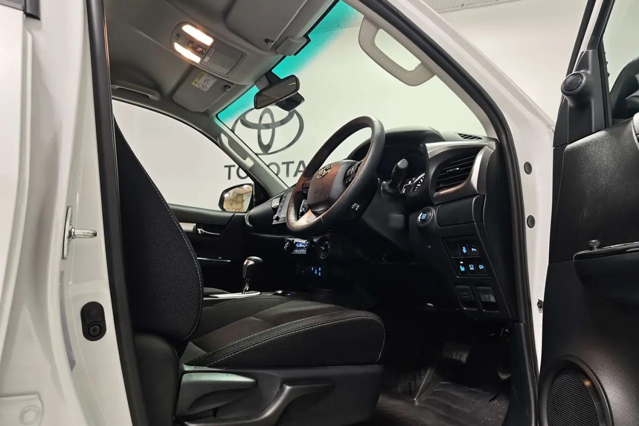 2025 Toyota Hilux Gallery Image 22